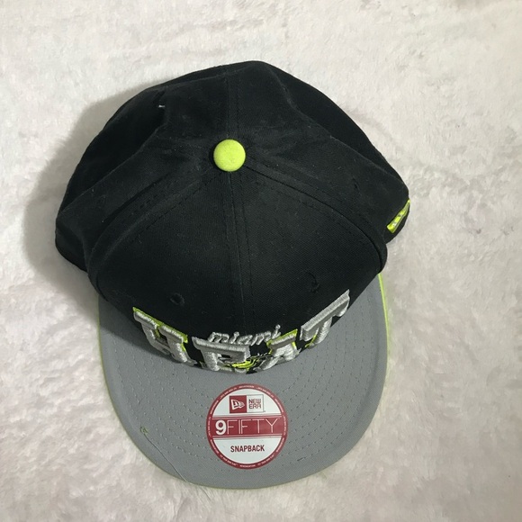 VINTAGE Miami Heat New Era 9Fifty Snapback Hat Spellout And Big Logo on back - Picture 5 of 14